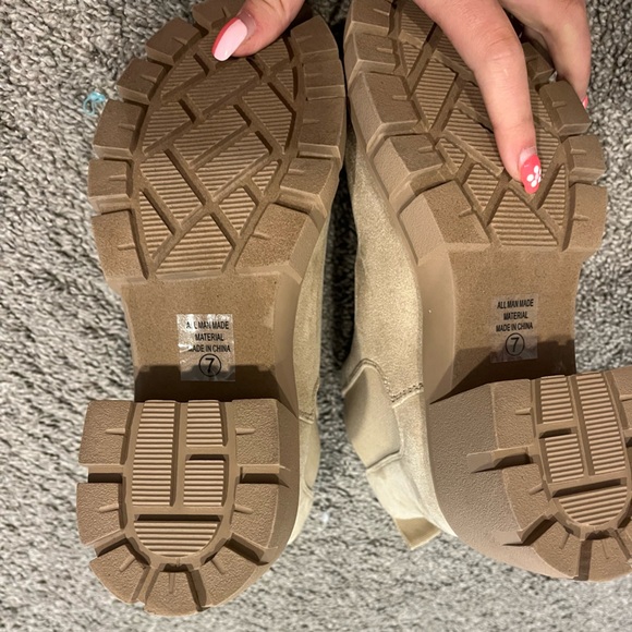 Boots - Picture 3 of 3